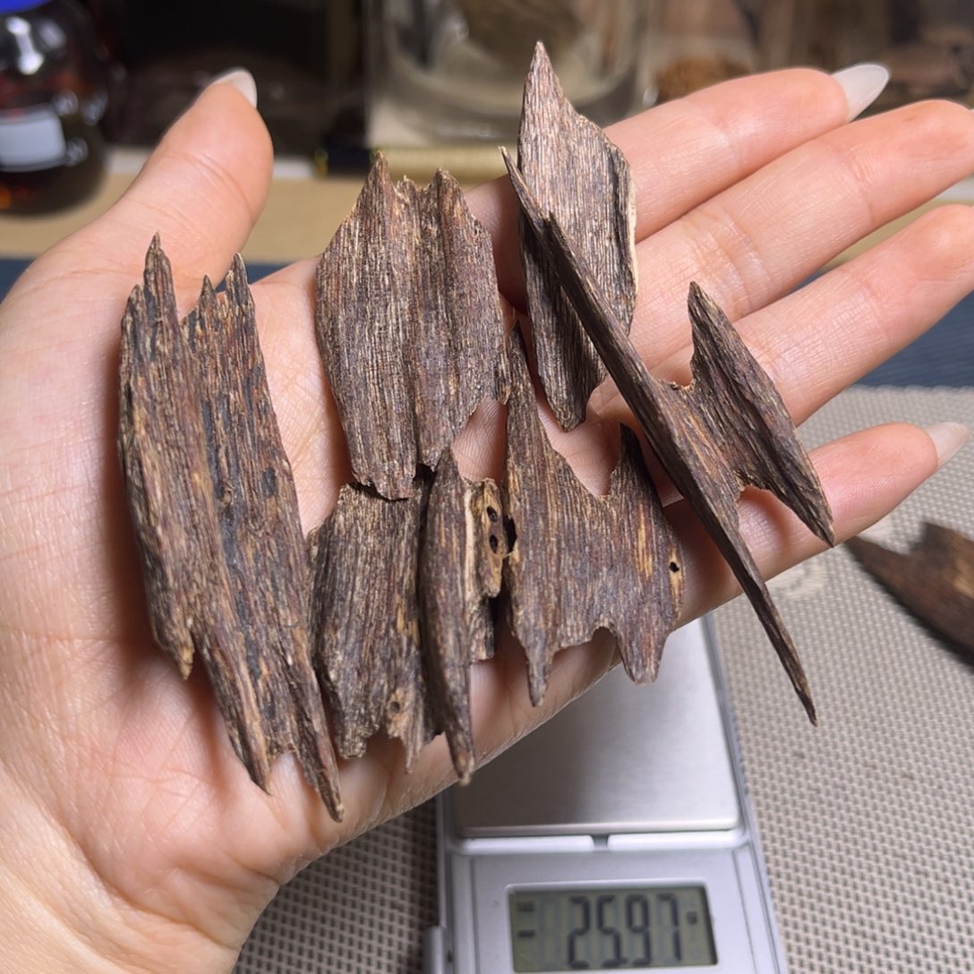 沉香海南红油树心10克