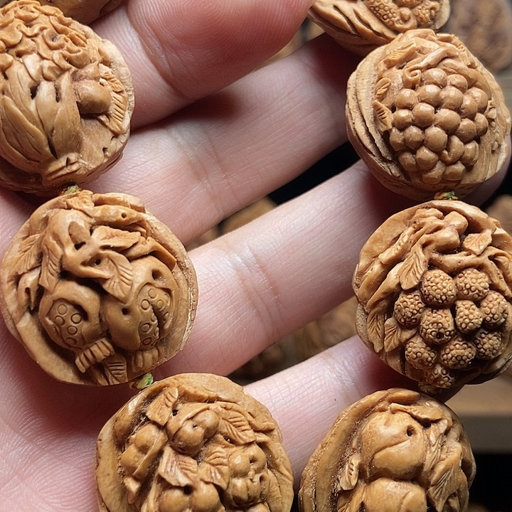 纯手工2.5尺寸八宝手串