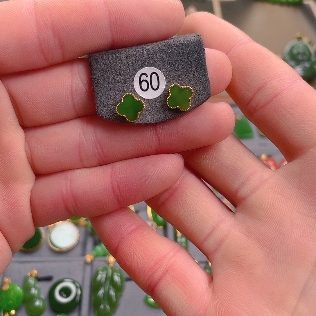 和田玉（碧玉）耳饰18K金镶嵌60