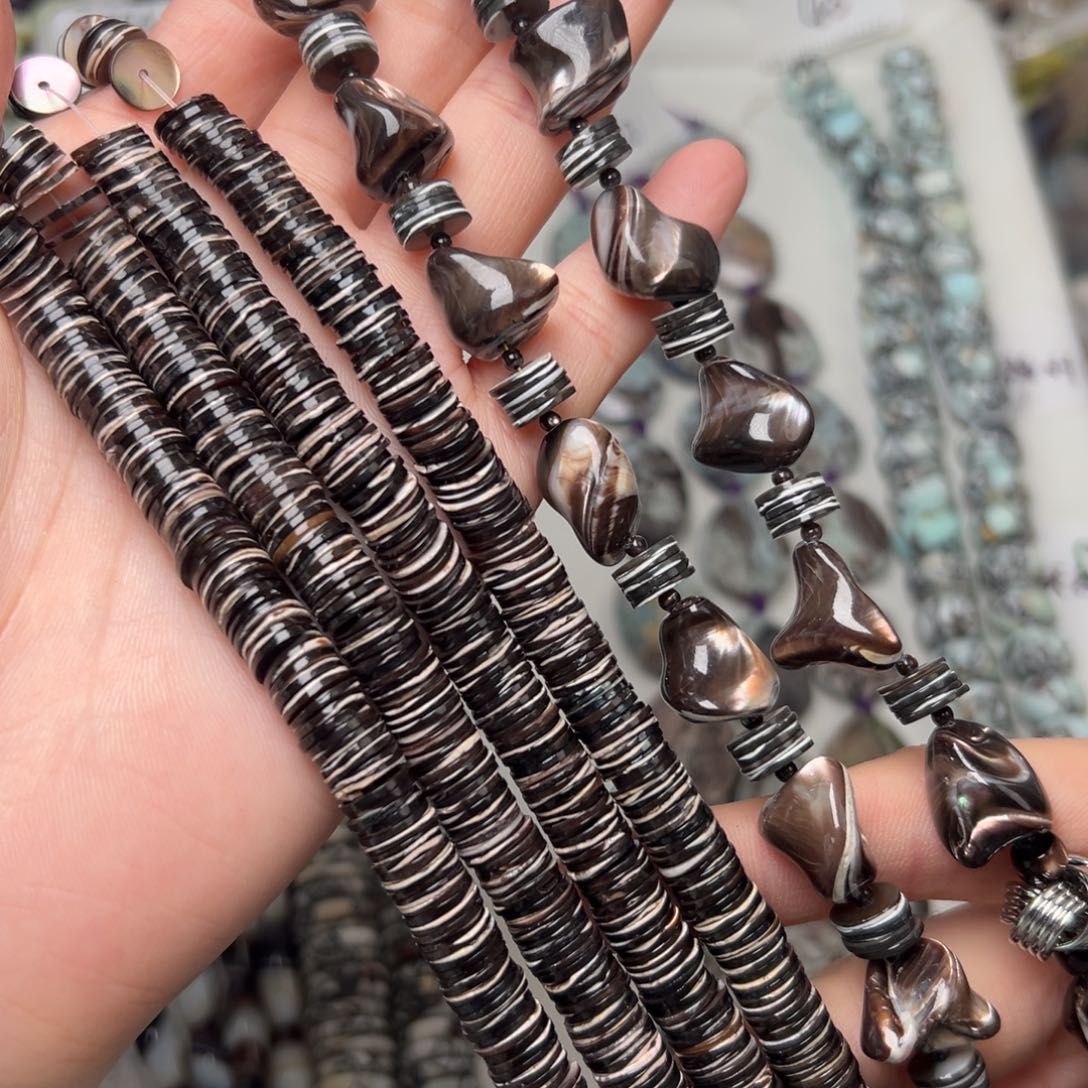 玛瑙/玉髓合金珠宝半成品K665。8mm天然黑金贝隔片一条