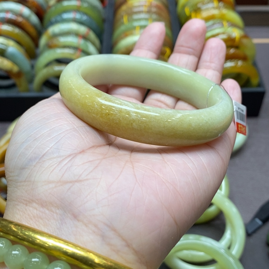 蛇纹石玉未镶嵌手链千**?手镯