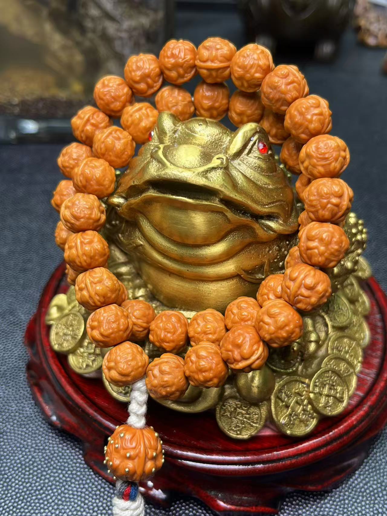 精工雕刻小尺寸金蟾猴头核桃手持文玩