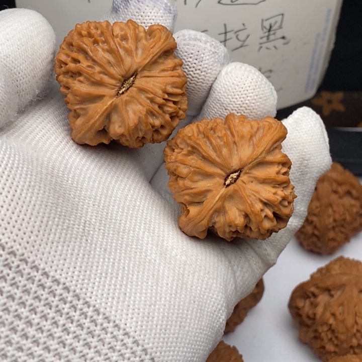 无***葚文玩核桃把件南疆石40