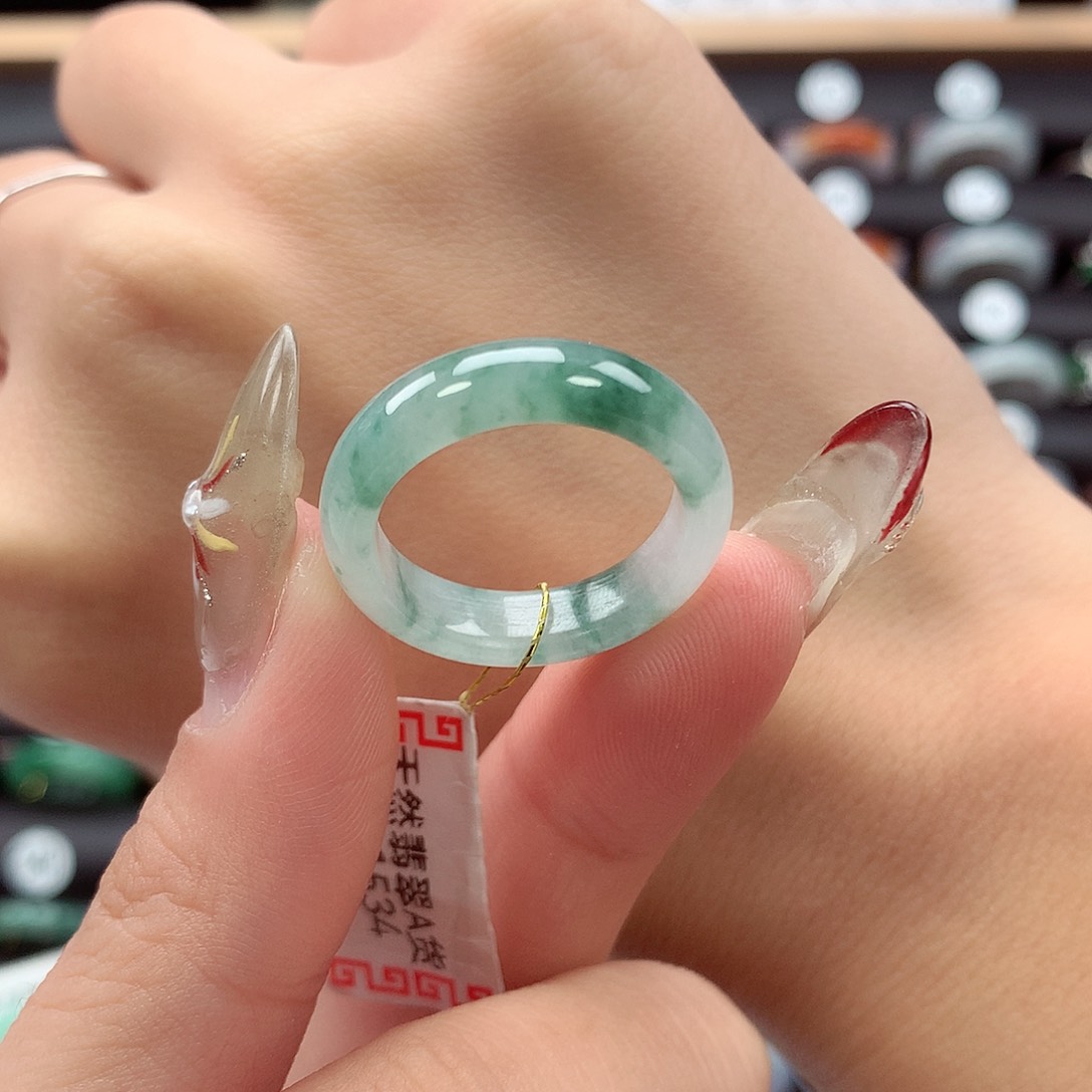 翡翠戒指未镶嵌17圈