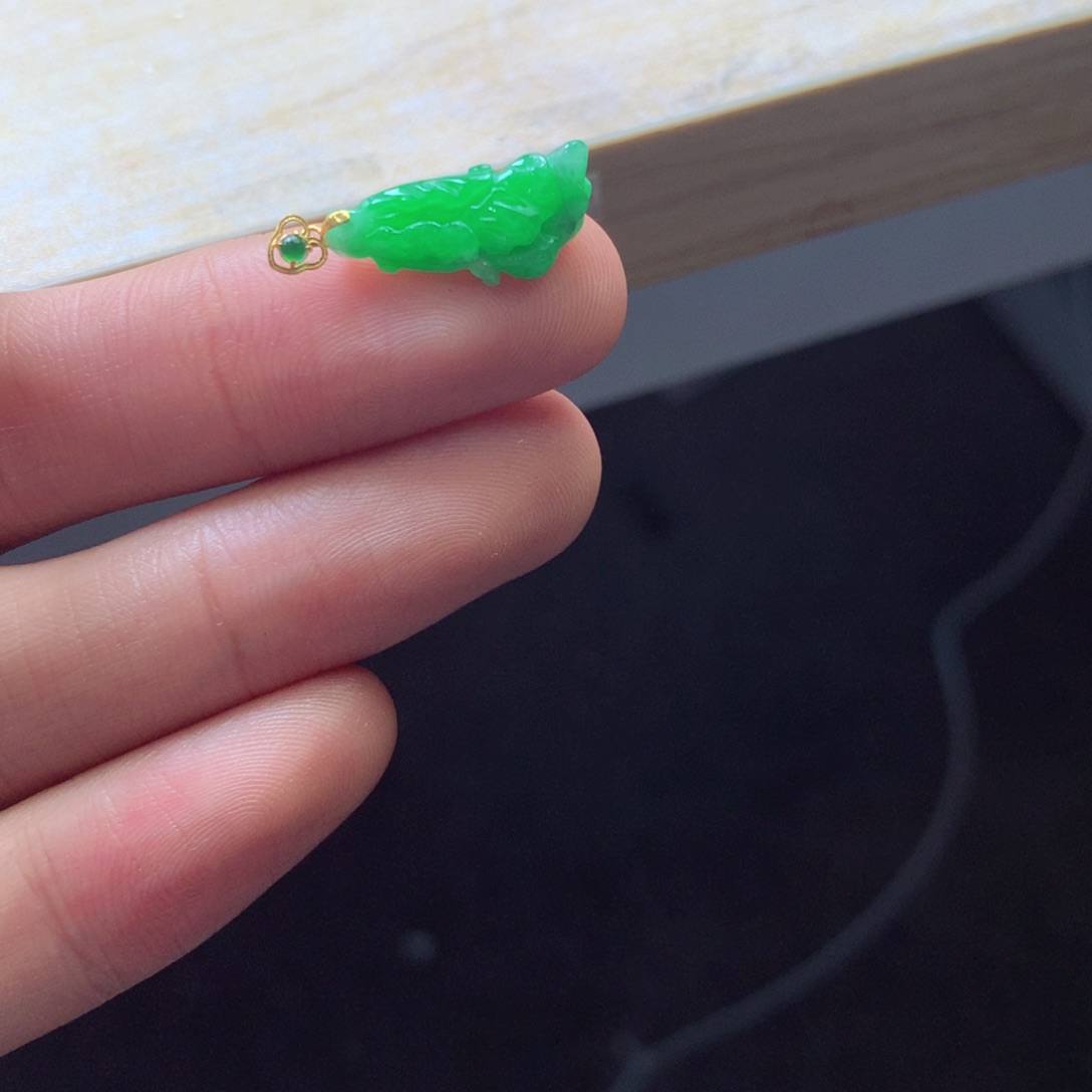 翡翠颈饰18K金镶嵌吊坠