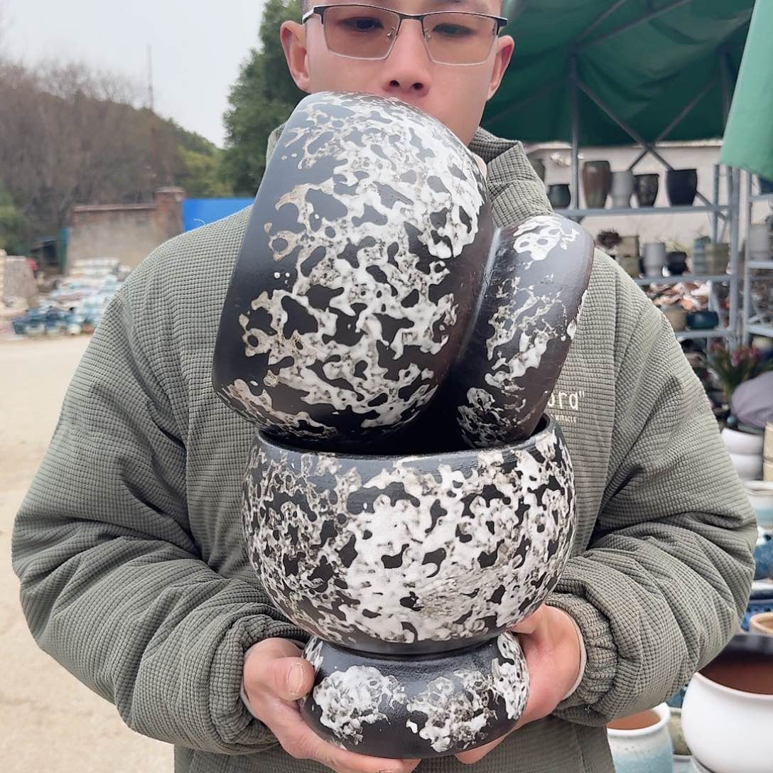 紫砂花盆口19高19（两个姹寂风泼墨球