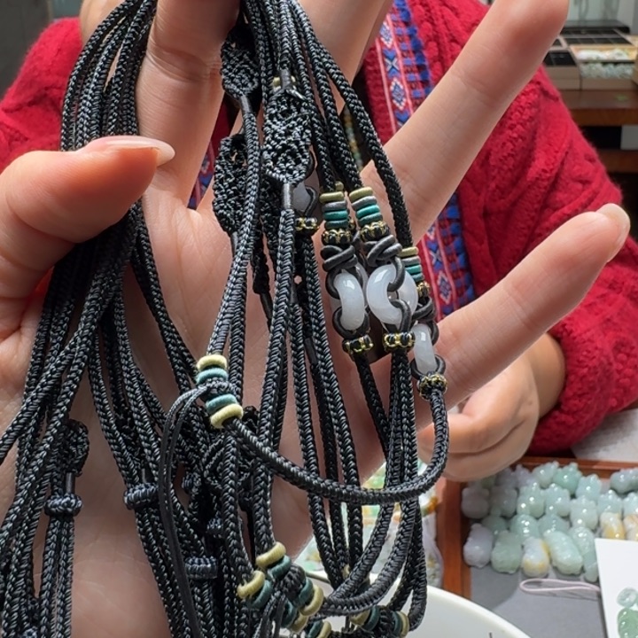 未镶嵌挂件翡翠莉**.