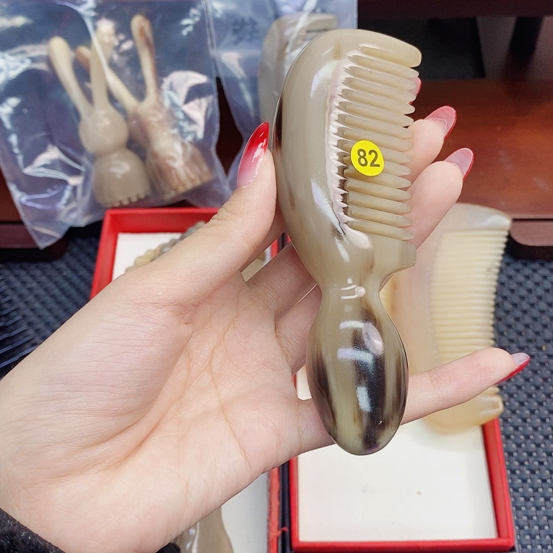纯手工制作纯牛角梳子明***好