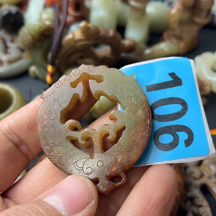 和田玉颈饰未镶嵌