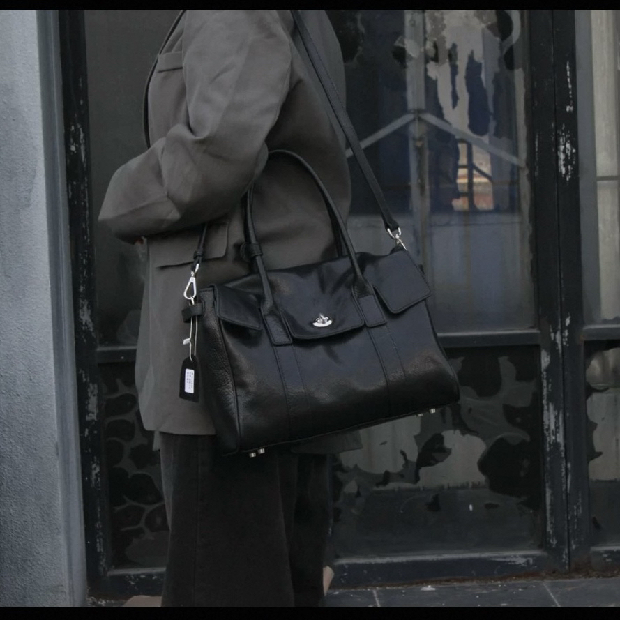 【MIA】外贸订单头层油蜡植鞣牛皮翻盖托特包英伦复古邮差女包斜挎