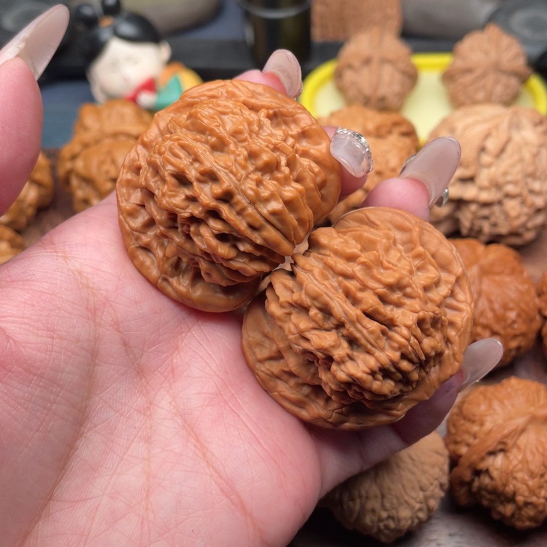 文玩核桃吊坠皮*鲁全品，红皮平谷楼45