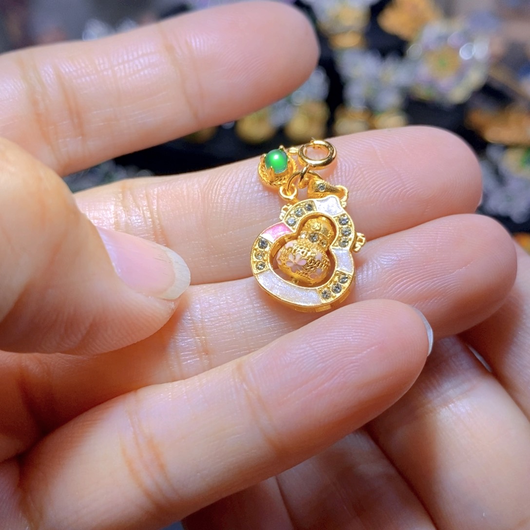 翡翠银S925镶嵌耳钉天然翡翠