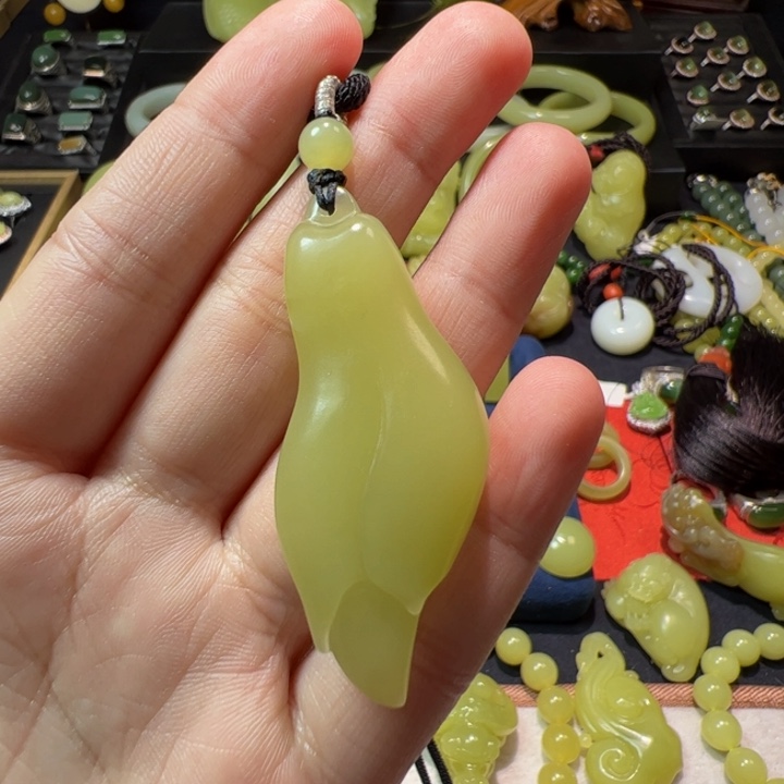 和田玉（黄玉）颈饰未镶嵌