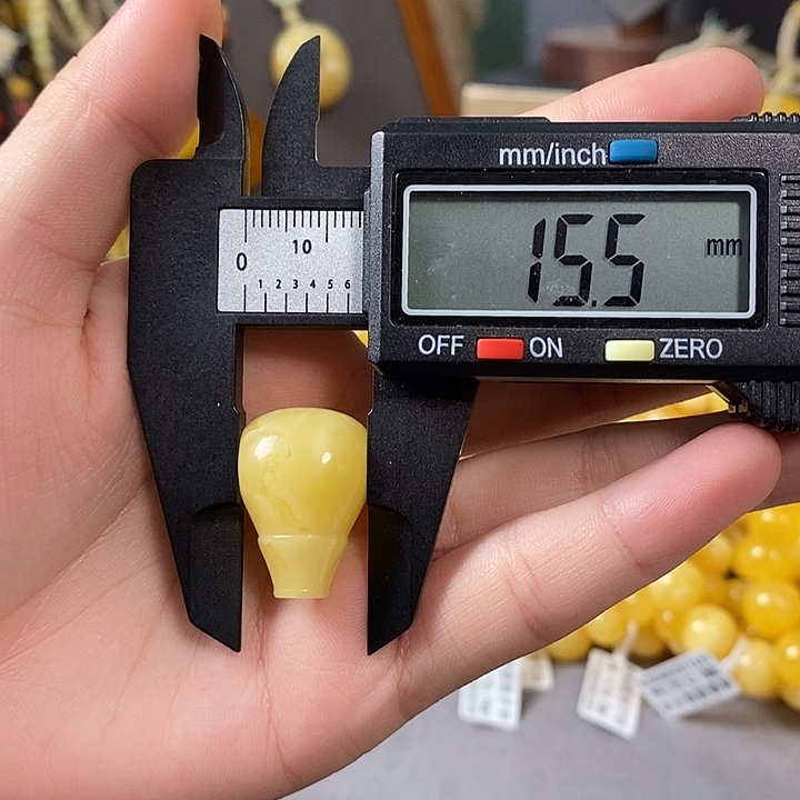 琥珀未镶嵌裸石三通