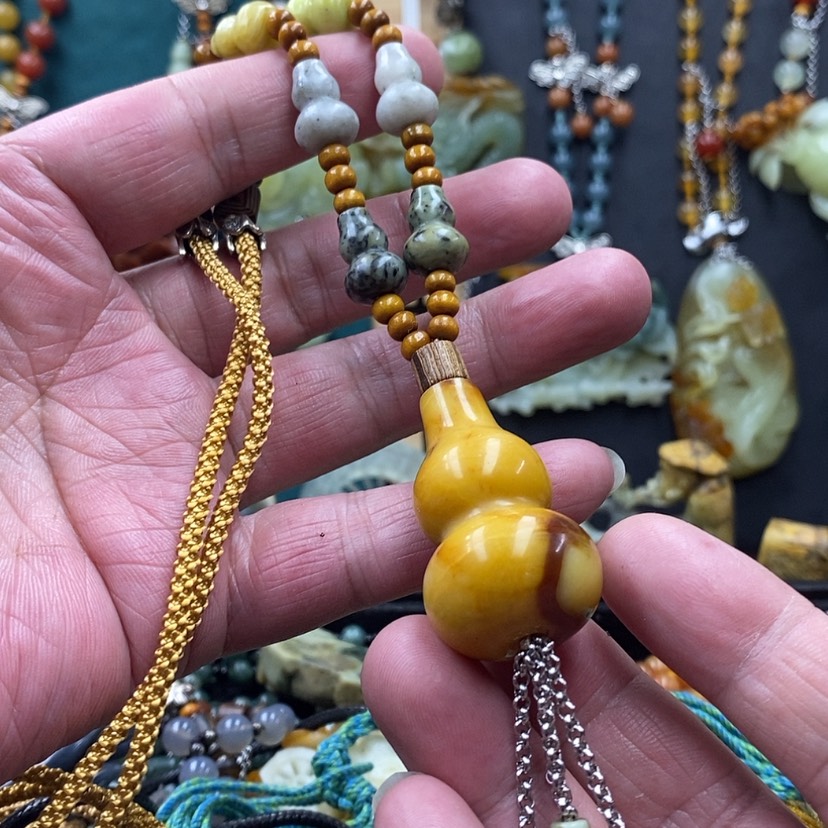 【闪购商品】蛇纹石玉吊坠未镶嵌