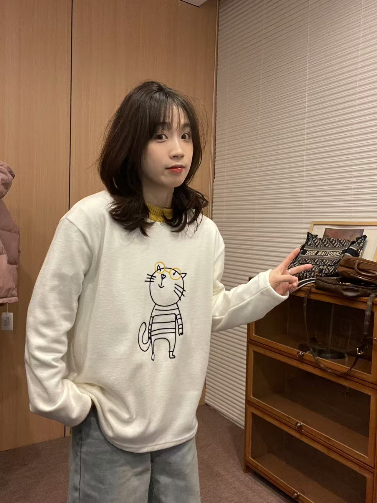 Sevbasks七七家韩版白色拼接姜黄长袖加厚软糯刺绣眼镜猫长袖打底