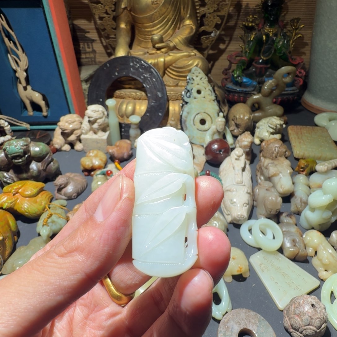 未镶嵌和田玉（糖玉）挂件淡**志