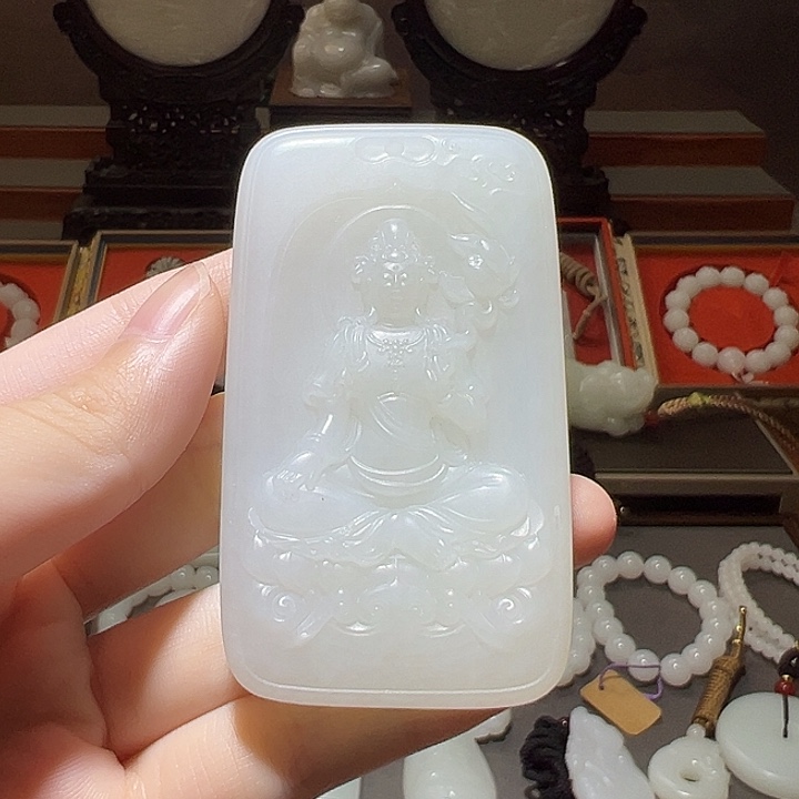 幸***样和田玉未镶嵌颈饰