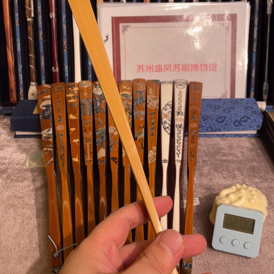 扇子手工制作工艺精湛