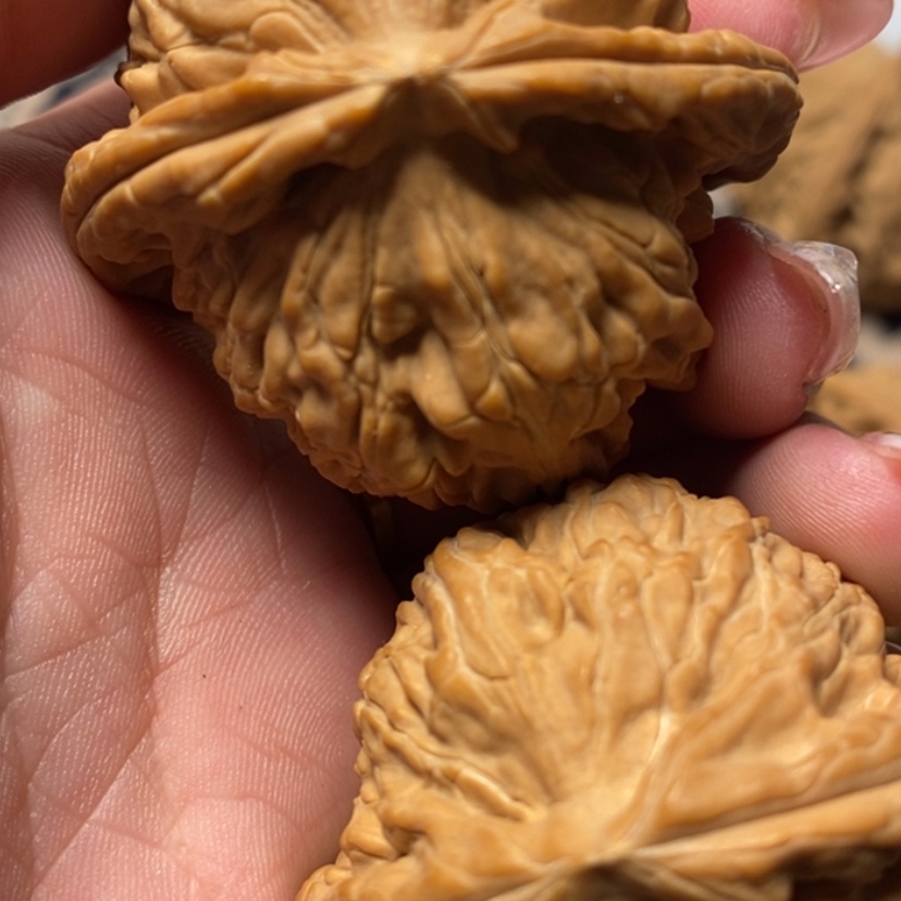 【闪购商品】文玩核桃吊坠吕*辉白狮