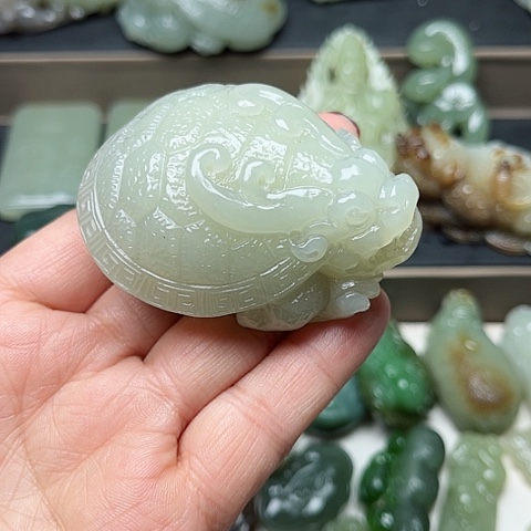 和田玉颈饰未镶嵌龍**人