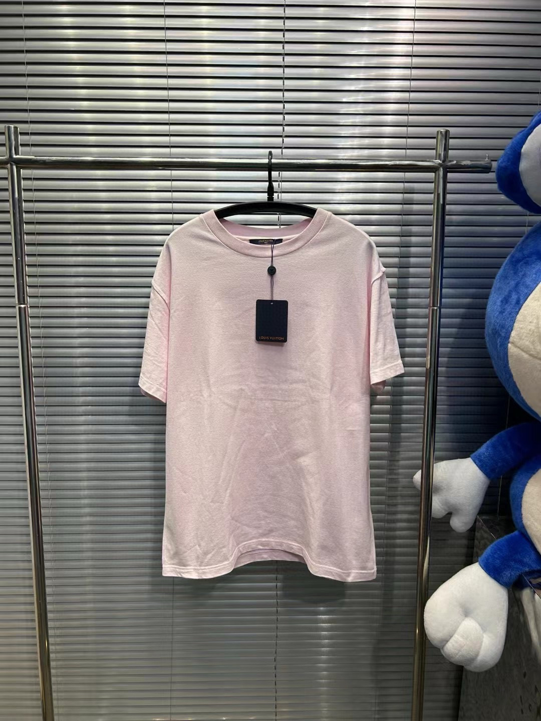 95新 LouisVuitton/路易威登 insideout背后标志粉色素板短袖m码