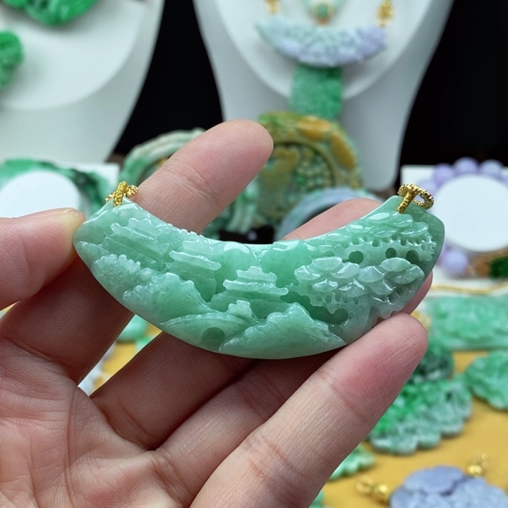 翡翠颈饰未镶嵌翡翠吊坠