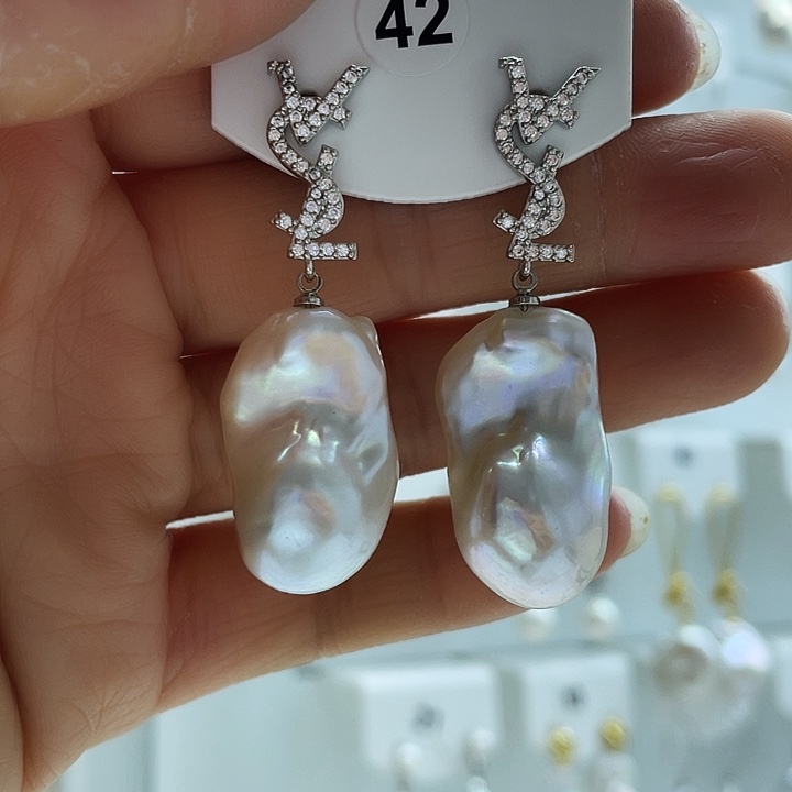 淡水珍珠耳饰未镶嵌