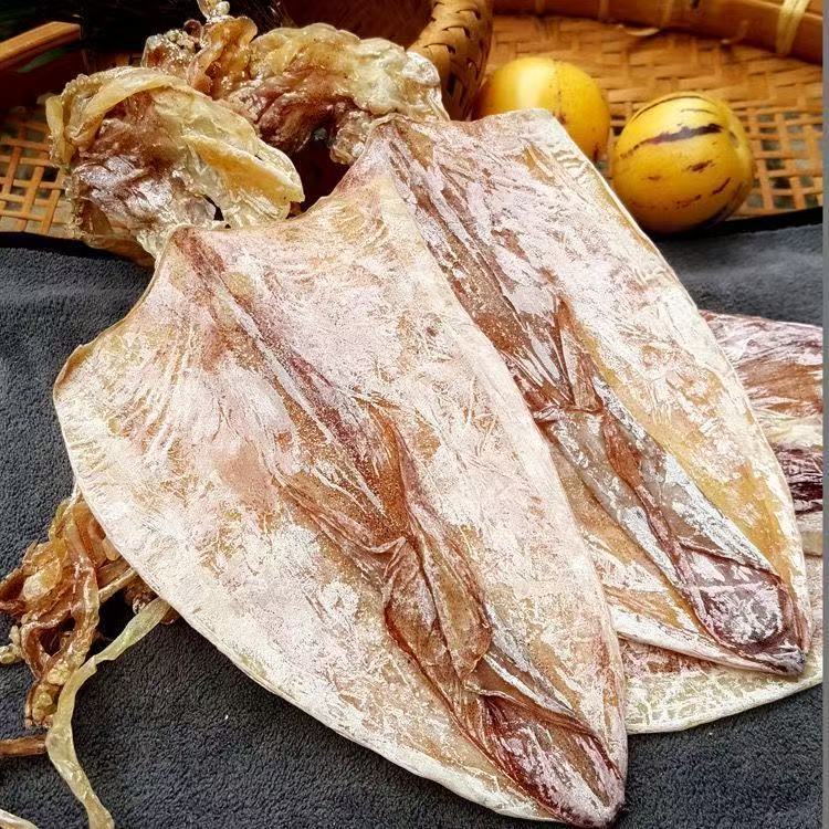 【桂和名轩】淡干渔夫自晒鱿鱼干 8头 （加袋子一斤装）