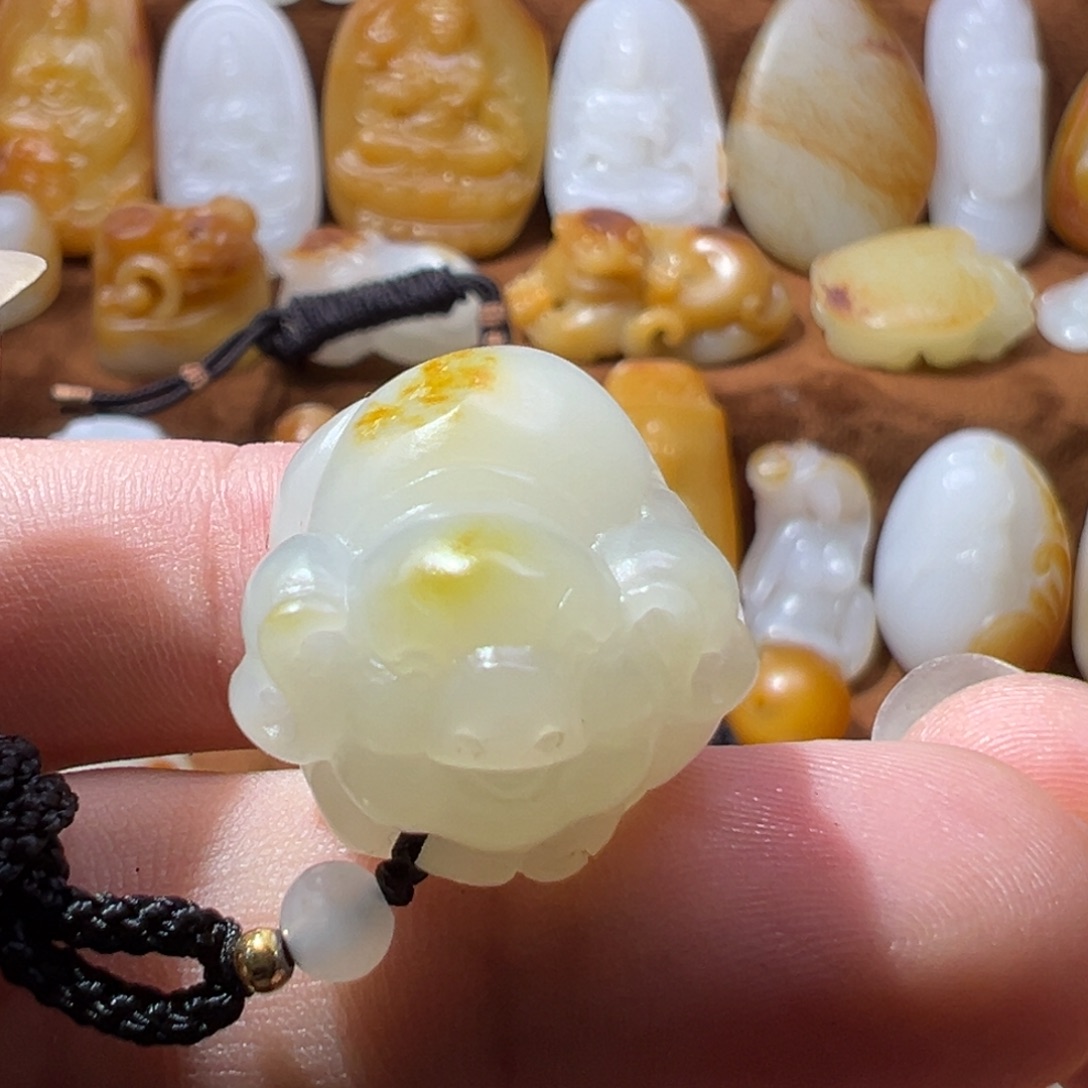 和田玉未镶嵌颈饰