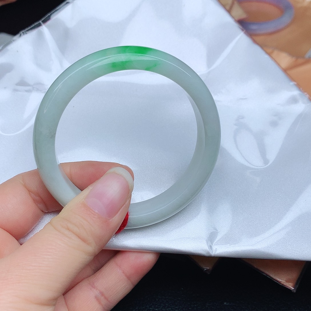 翡翠手镯未镶嵌小**.8455xcvbn