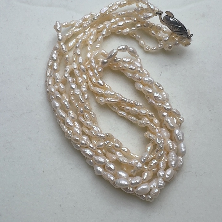 淡水珍珠颈饰未镶嵌