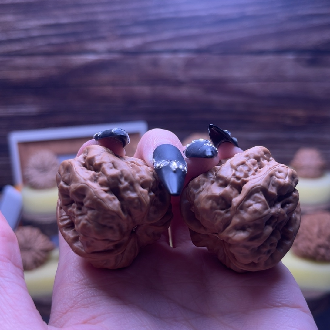 M***w文玩核桃吊坠蛤蟆头闪56