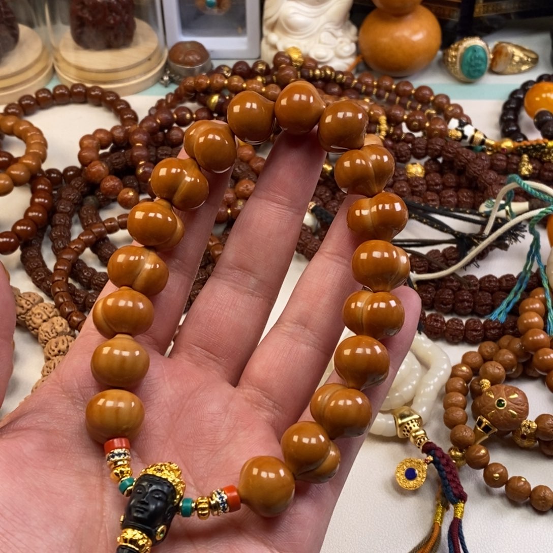 吊坠猴头核桃。。。。。。。。。。。