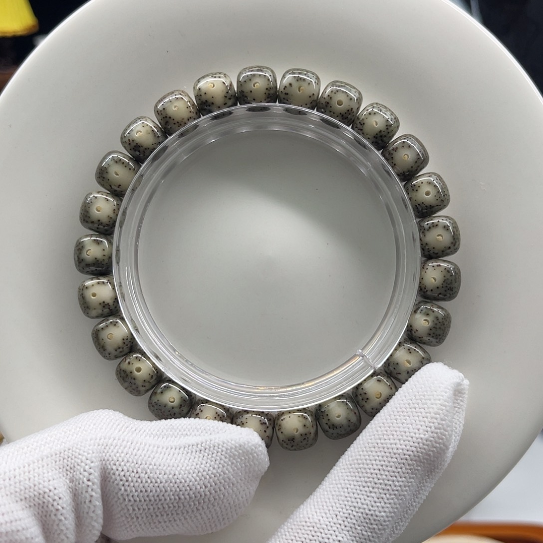 星月菩提手串石玉绿冰9×8同枝针尖星高抛