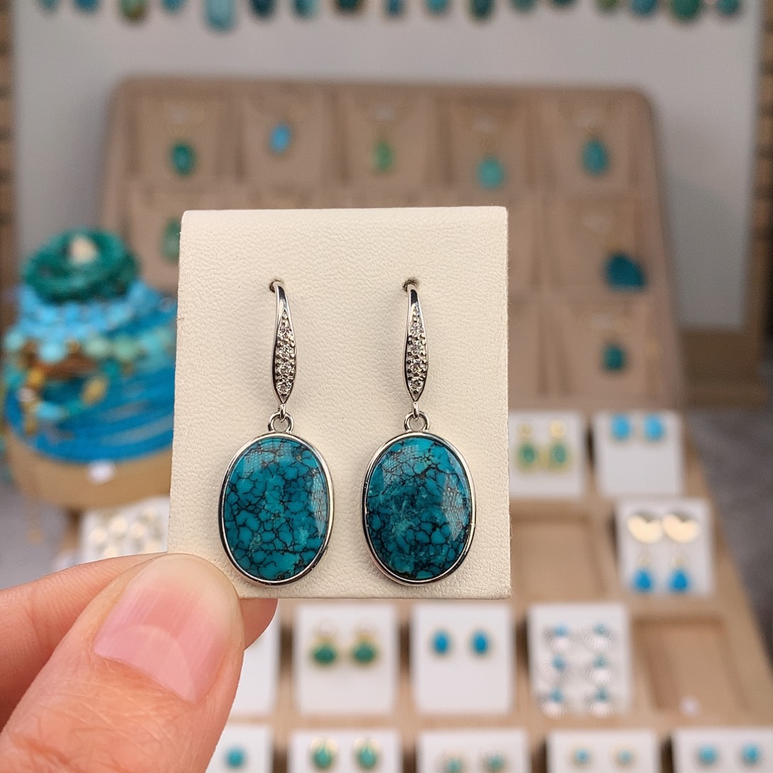 幸***逸绿松石银S925镶嵌耳饰