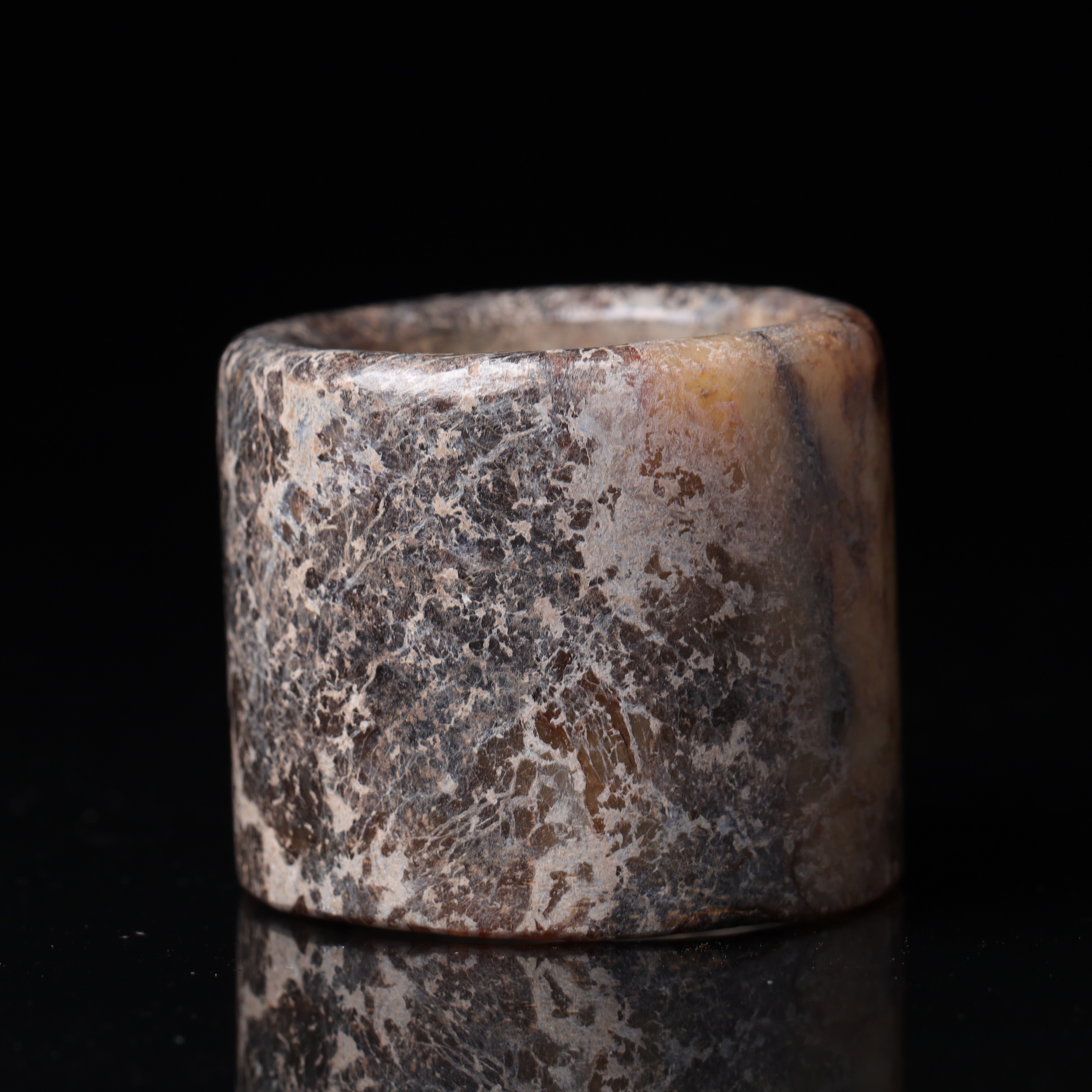 明代和田玉素扳指