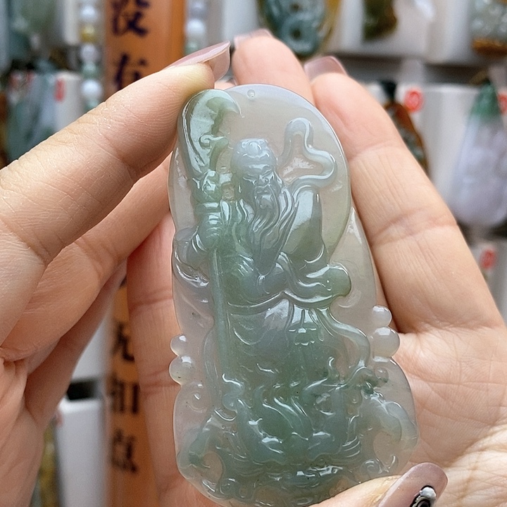 翡翠颈饰未镶嵌每天