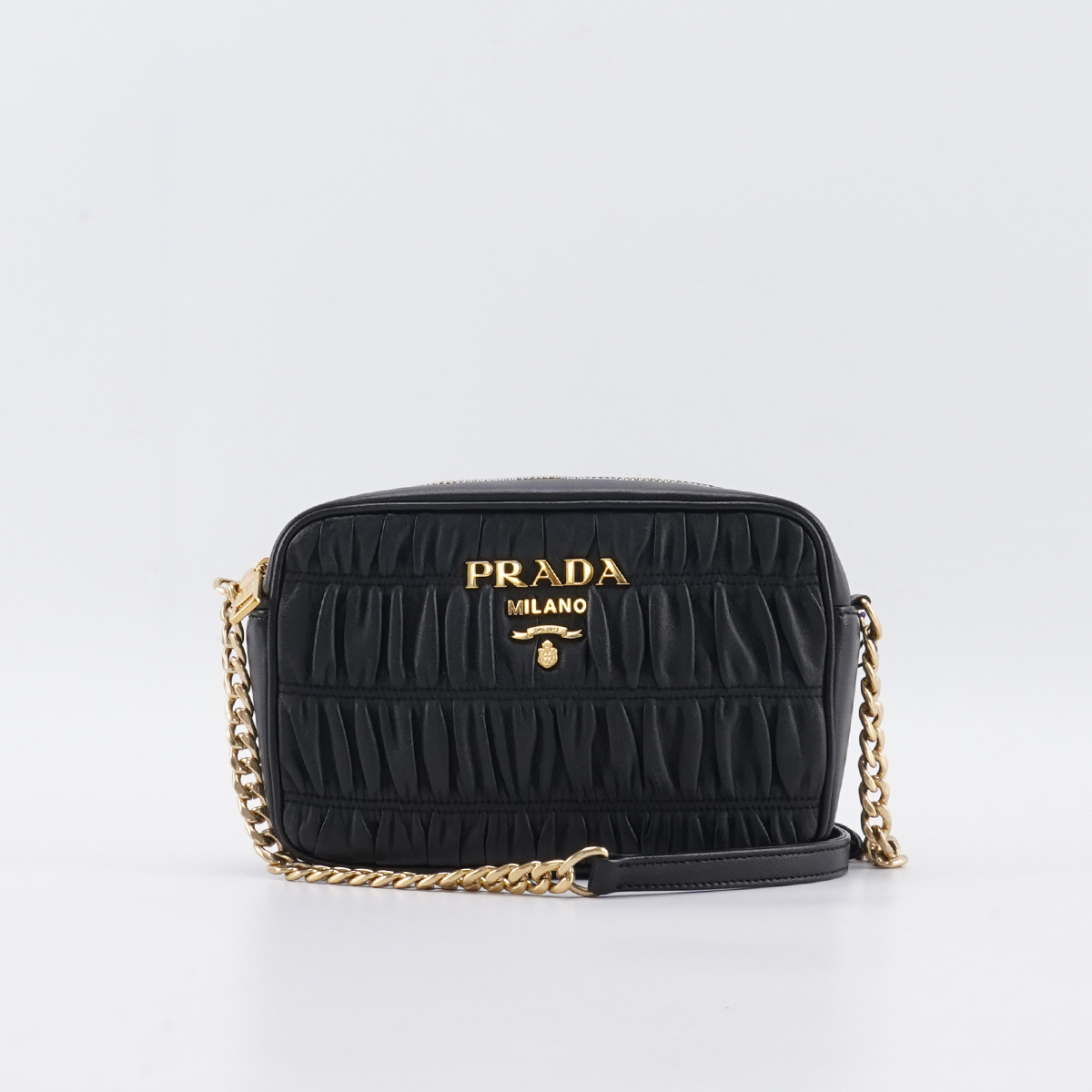 95新 Prada/普拉达 【诗诗】褶皱款 黑金 羊皮 相机包/BGD401640018