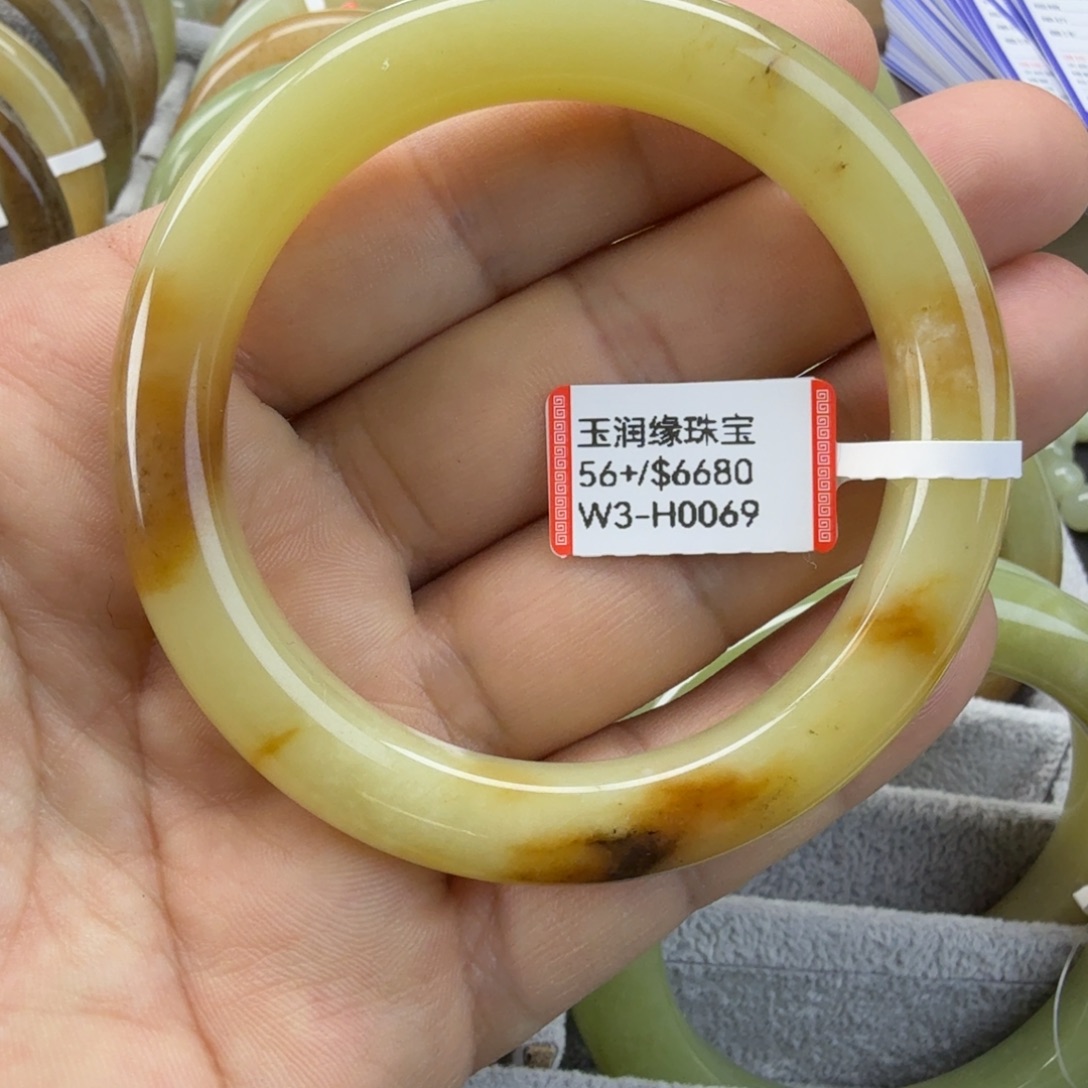 和田玉（糖玉）未镶嵌手镯