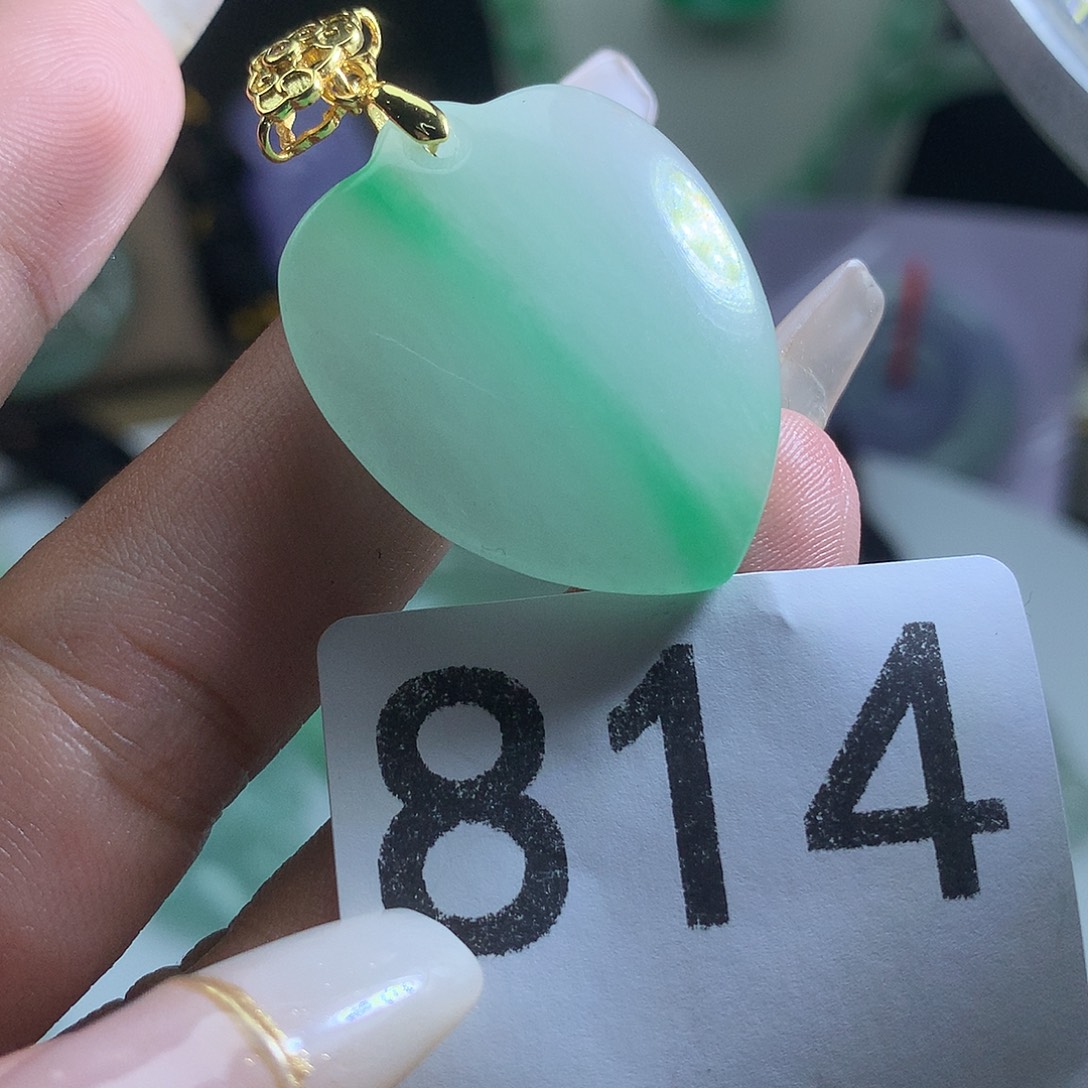 翡翠未镶嵌吊坠(赠链)翡翠