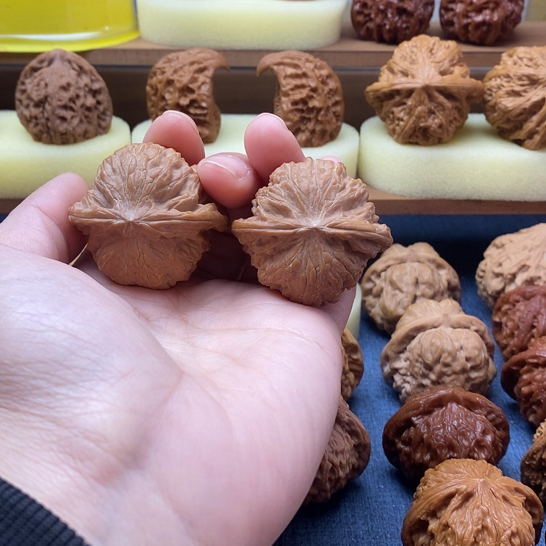 42➕全品血皮正磨文玩核桃