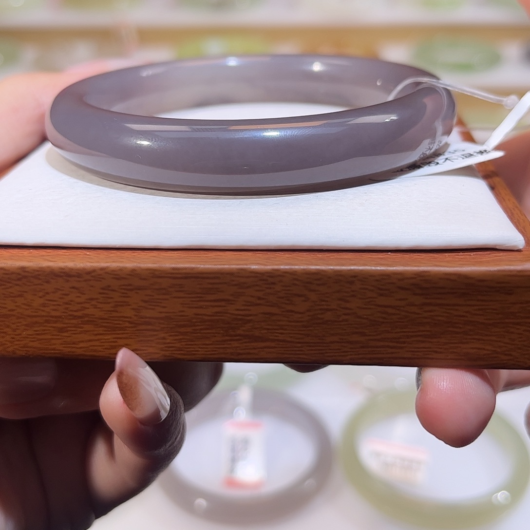 和田玉未镶嵌手镯葡萄紫