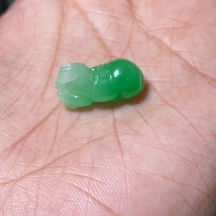 小***ဝ翡翠未镶嵌颈饰吊坠