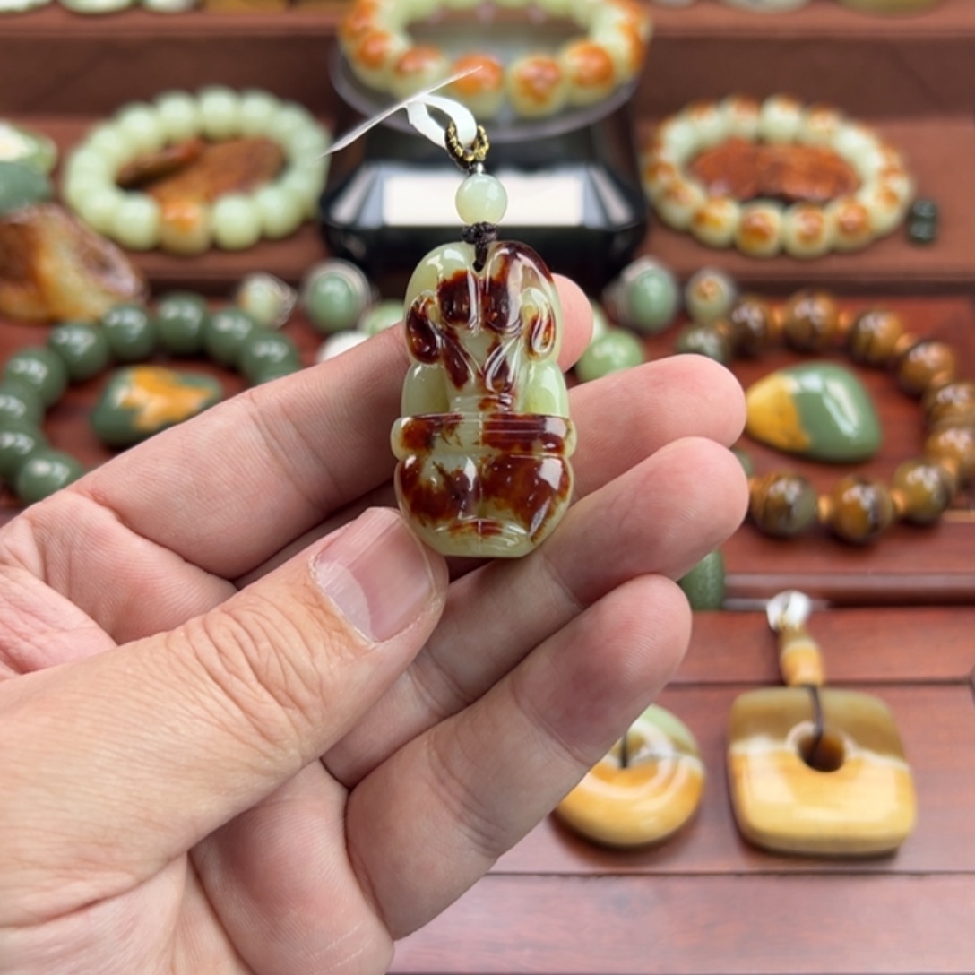 岫岩河磨玉（透闪石质玉）挂件未镶嵌二**器