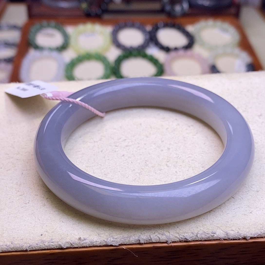 颈饰未镶嵌和田玉烟紫香芋紫手镯57.2圈口