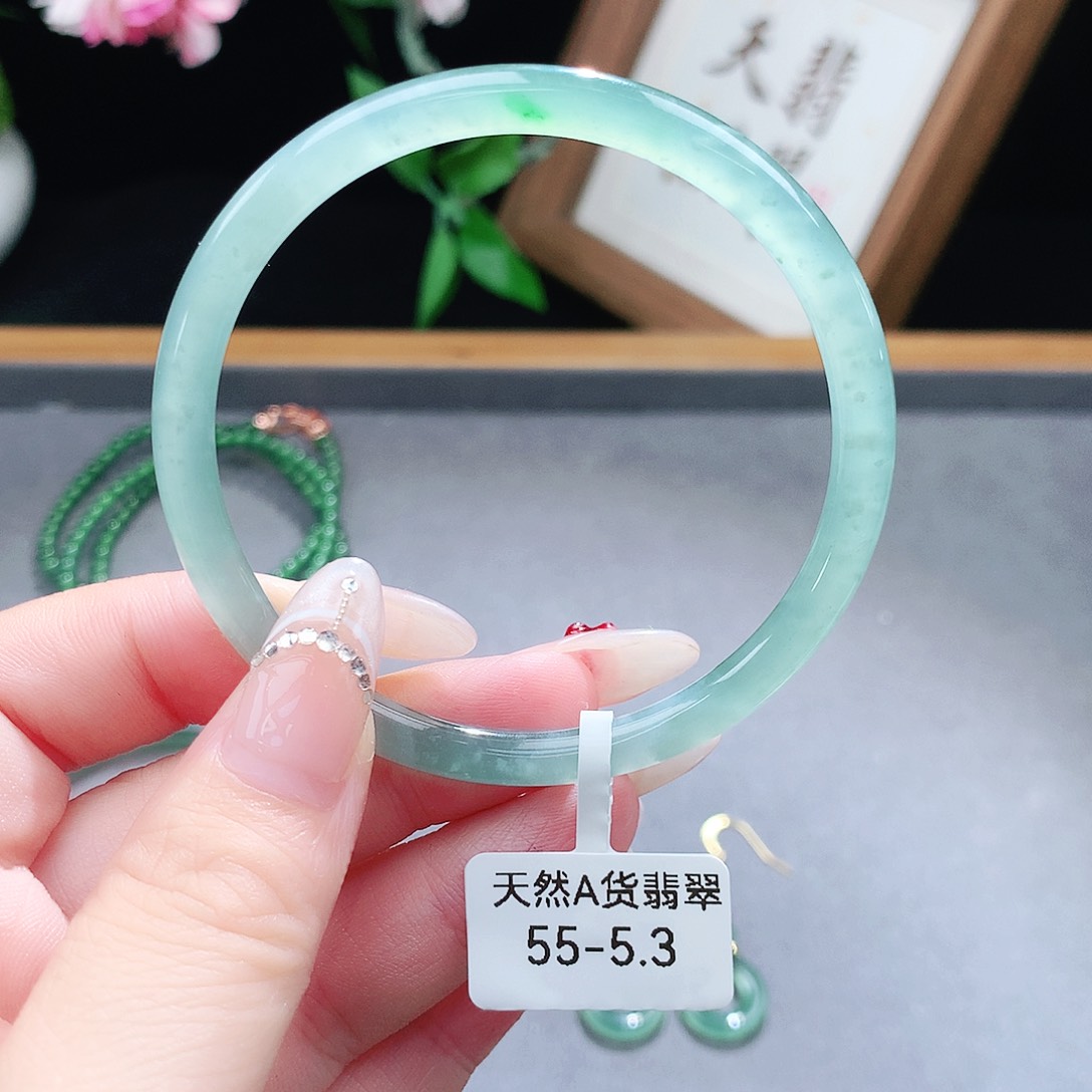 翡翠手镯（圆镯）未镶嵌