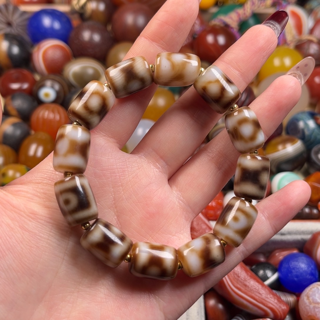 玛瑙/玉髓颈饰未镶嵌