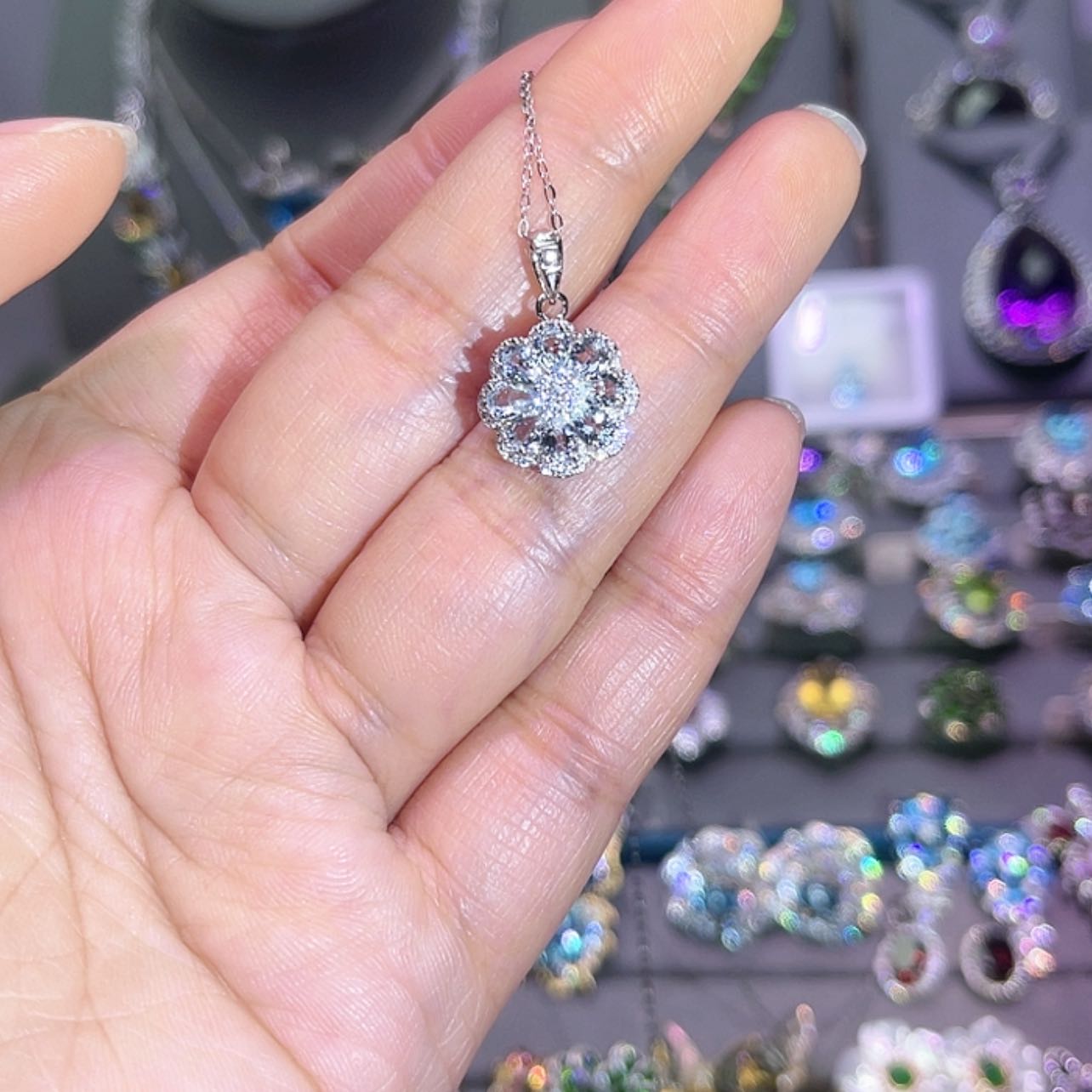 【闪购商品】海蓝宝石吊坠(赠链)银S925镶嵌