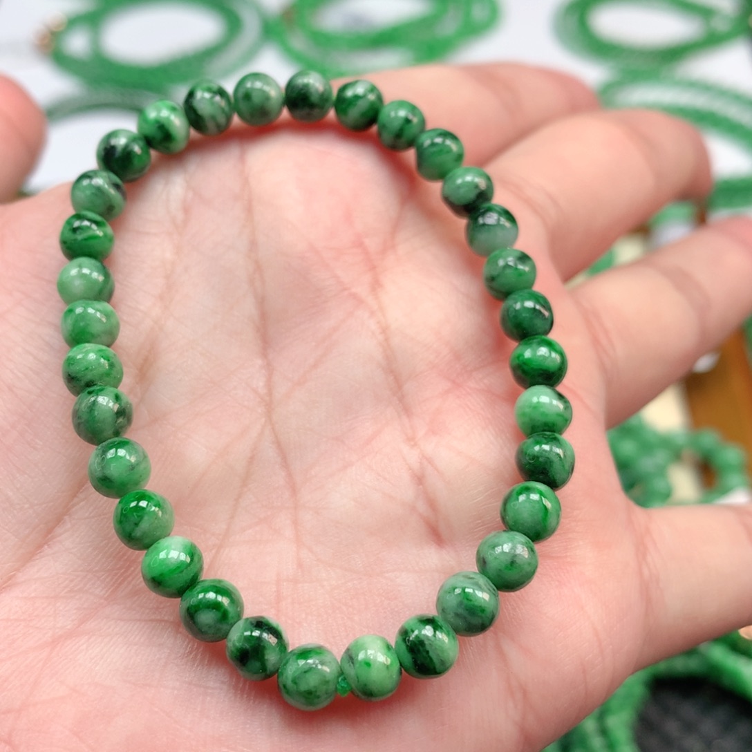 翡翠手链未镶嵌翡翠